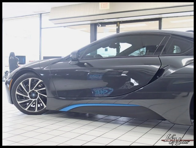 2016 BMW i8 - Image 11 of 21
