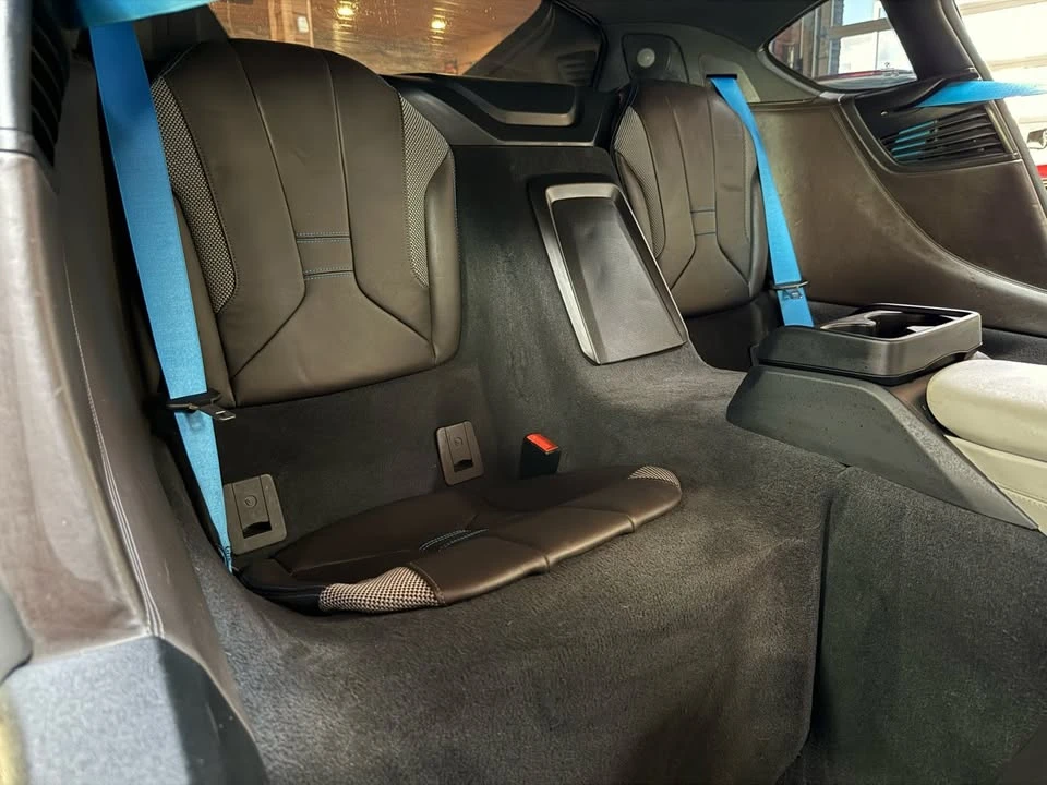 2016 BMW i8 - Image 13 of 18
