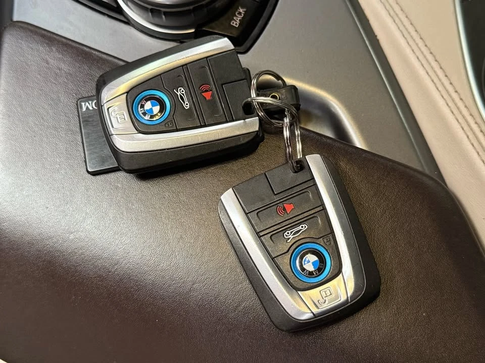2016 BMW i8 - Image 17 of 18