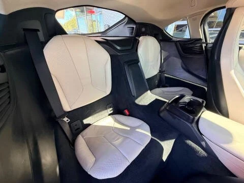 2016 BMW i8 - Image 16 of 17