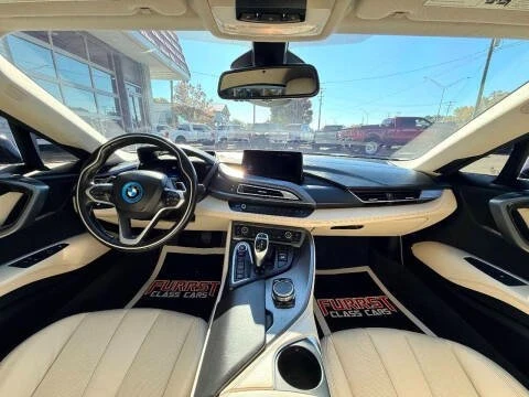 2016 BMW i8 - Image 14 of 17