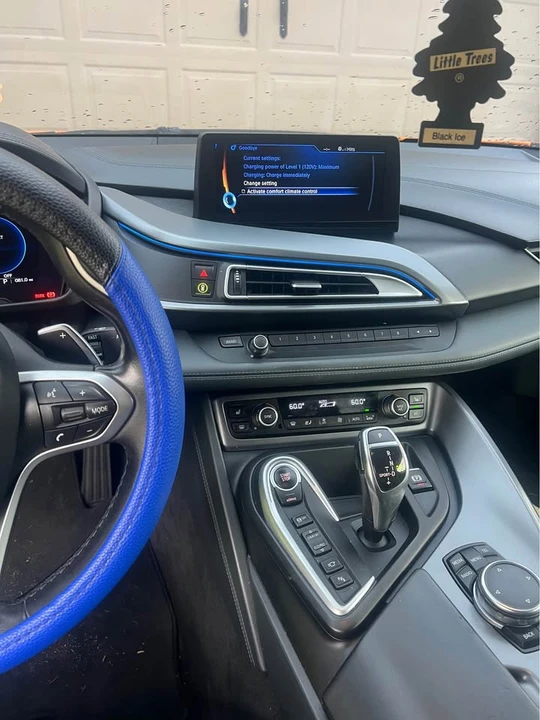 2016 BMW i8 - Image 7 of 8