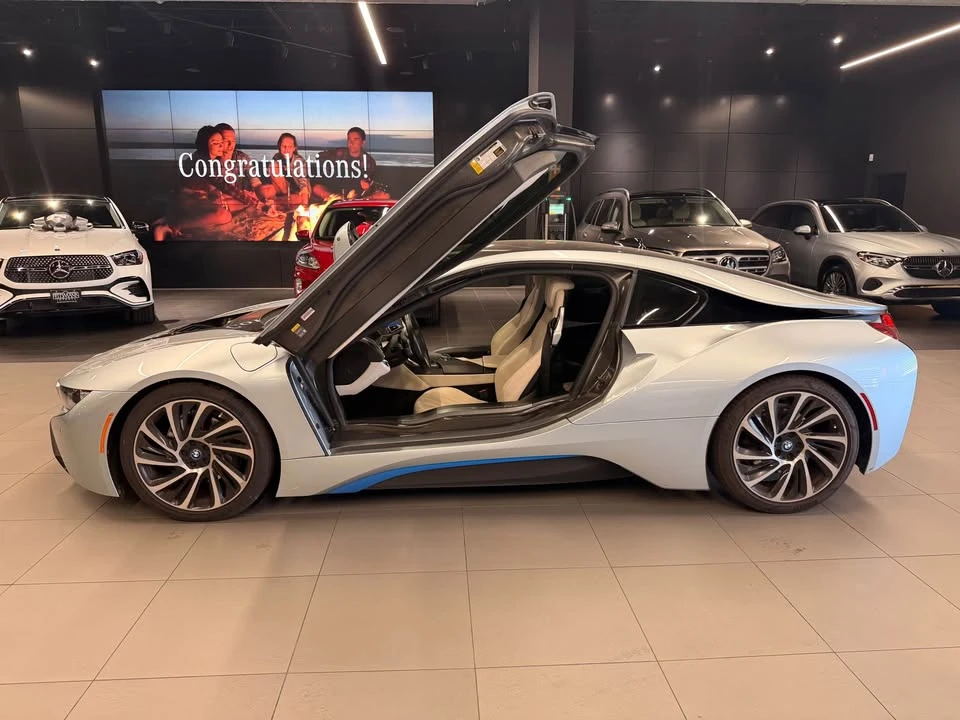 2016 BMW i8 - Image 2 of 14