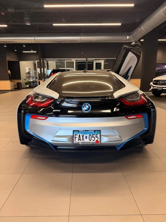 2016 BMW i8 - Image 7 of 14