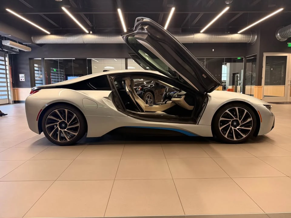 2016 BMW i8 - Image 5 of 14