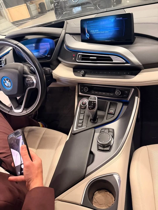 2016 BMW i8 - Image 10 of 14