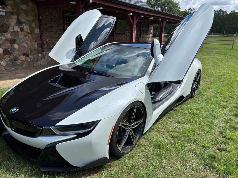 2016 BMW i8 - Image 2 of 12
