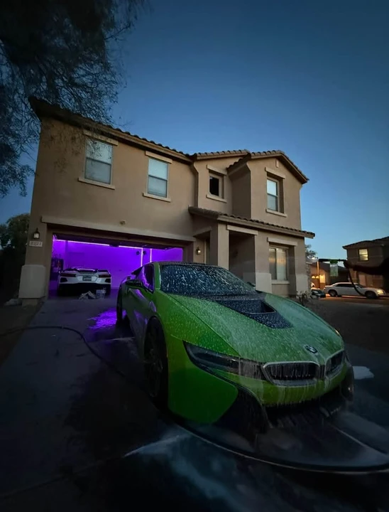 2016 BMW i8 - Image 2 of 4