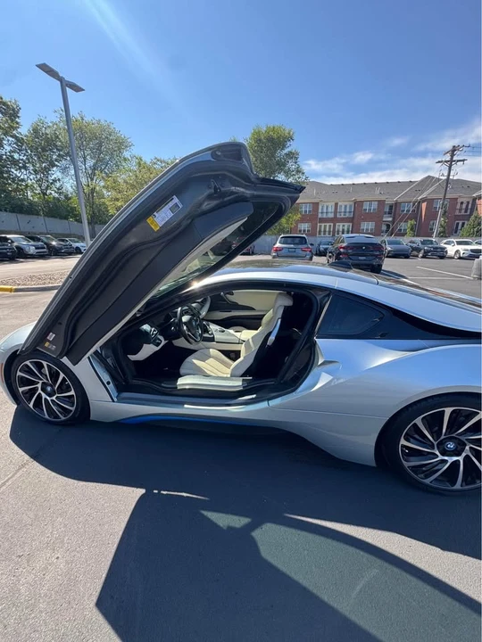 2016 BMW i8 - Image 3 of 8