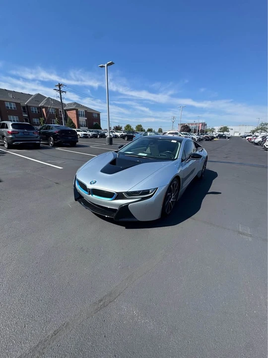 2016 BMW i8 - Image 2 of 8