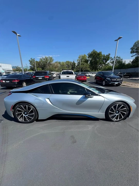 2016 BMW i8 - Image 8 of 8