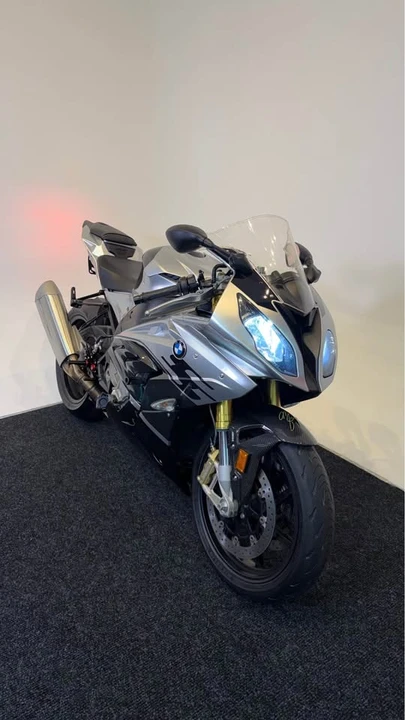 2016 BMW S1000 - Image 9 of 10