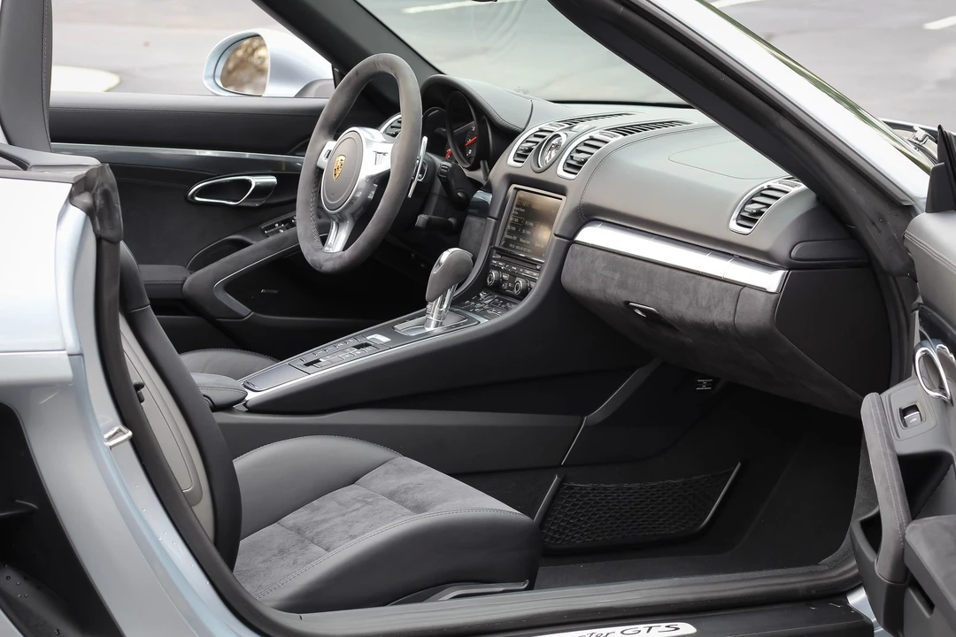 2016 Porsche 981 Boxster GTS - Image 9 of 17
