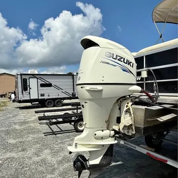 2016 Bentley 200 Pontoon