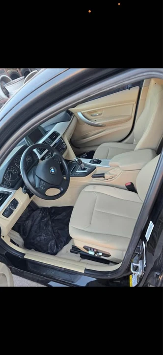 2016 Bentley Bentayga - Image 2 of 5