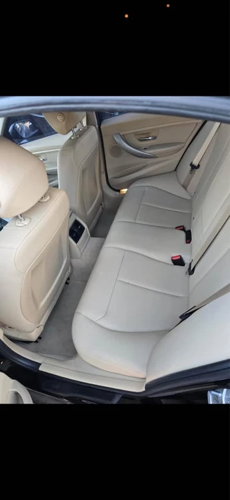 2016 Bentley Bentayga - Image 4 of 5