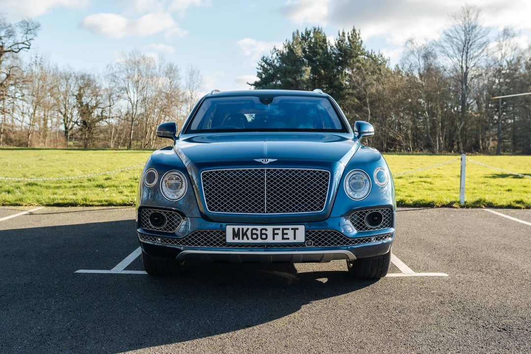 2016 Bentley Bentayga - Image 2 of 31