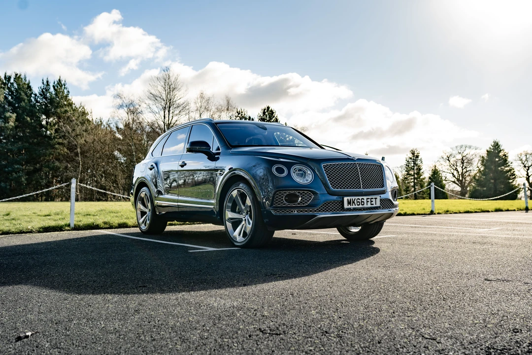 2016 Bentley Bentayga - Image 11 of 31