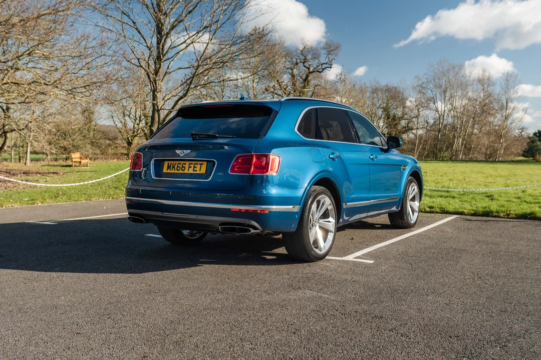 2016 Bentley Bentayga - Image 9 of 31