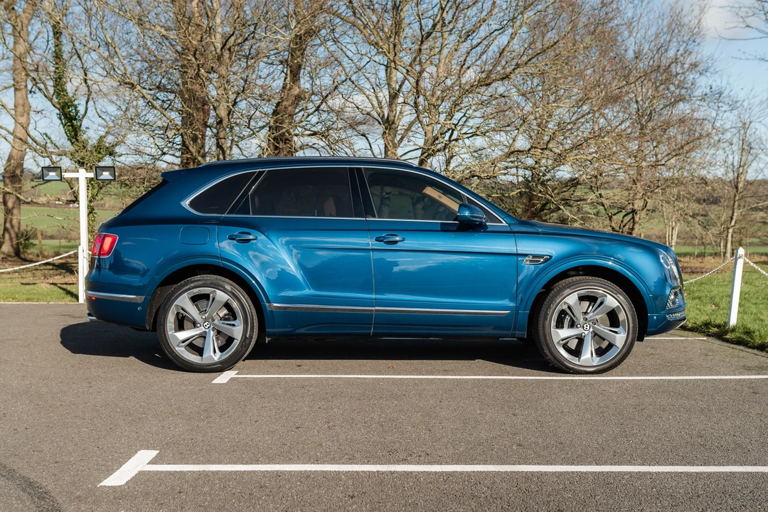 2016 Bentley Bentayga - Image 10 of 31