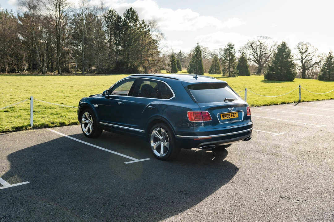 2016 Bentley Bentayga - Image 7 of 31