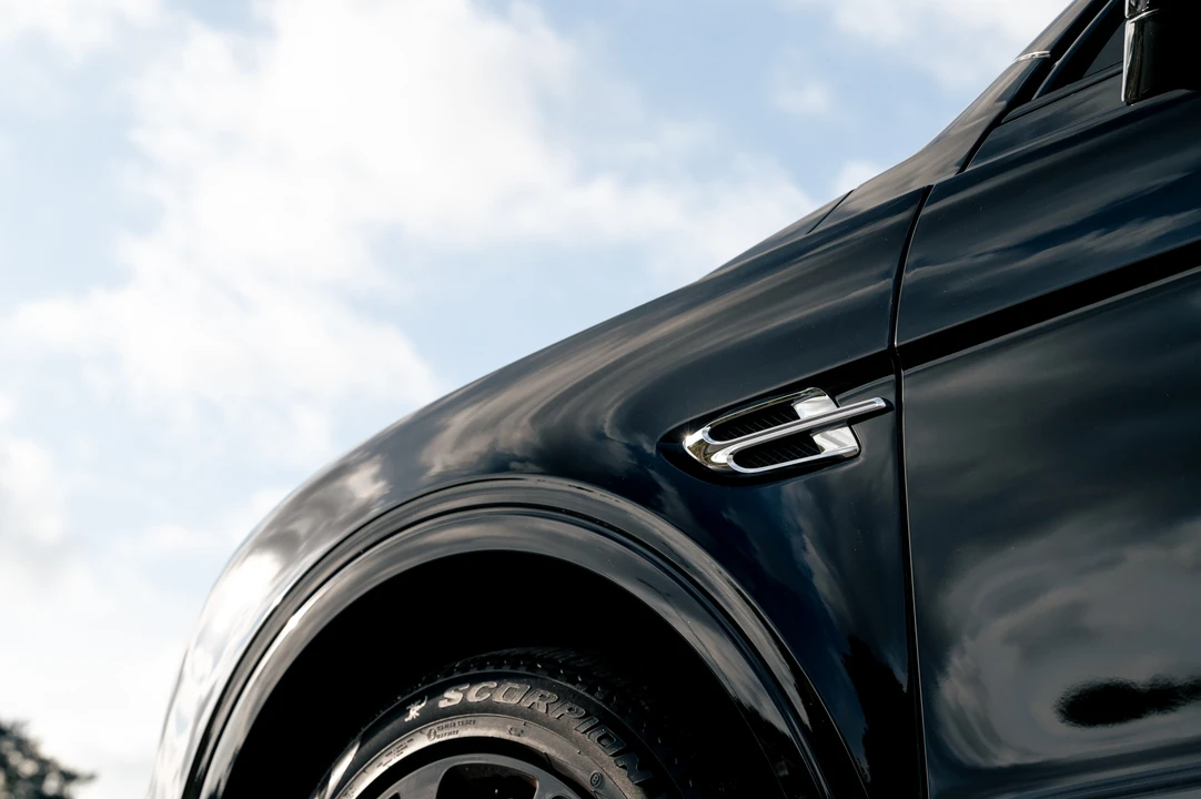 2016 Bentley Bentayga - Image 31 of 31