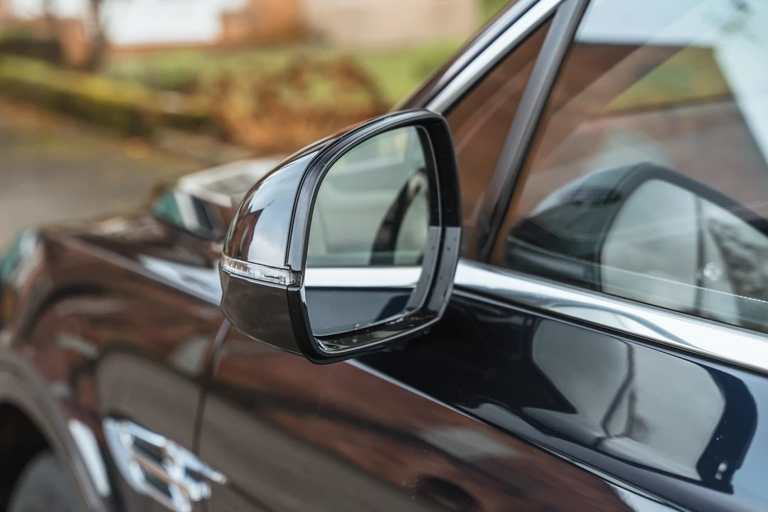 2016 Bentley Bentayga - Image 27 of 31