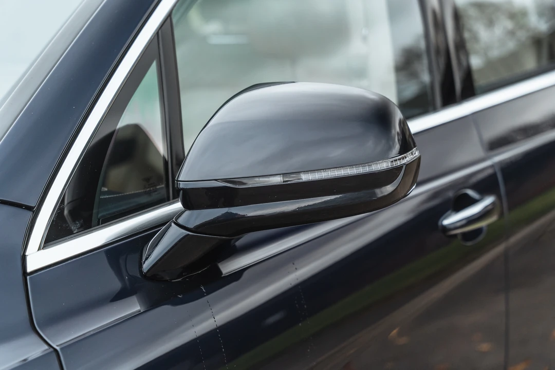 2016 Bentley Bentayga - Image 28 of 31
