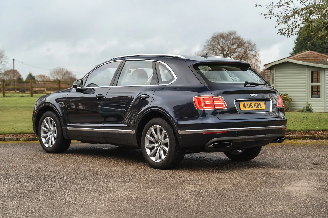 2016 Bentley Bentayga - Image 6 of 31