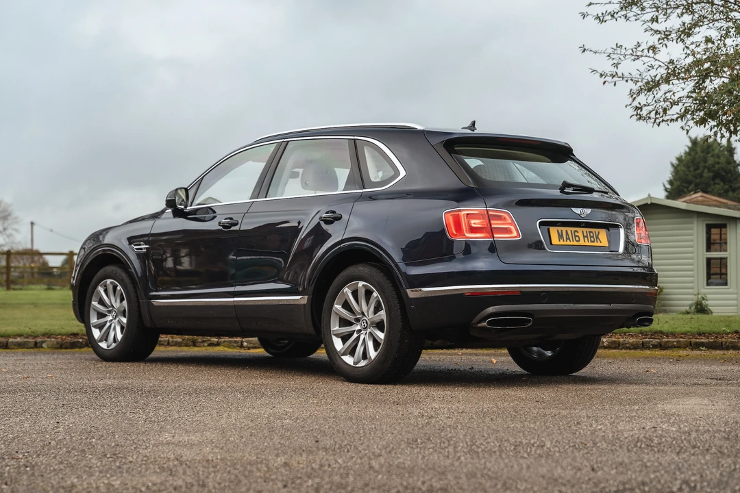 2016 Bentley Bentayga - Image 14 of 31