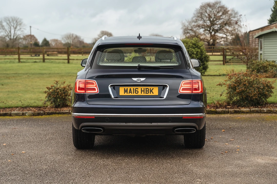 2016 Bentley Bentayga - Image 7 of 31