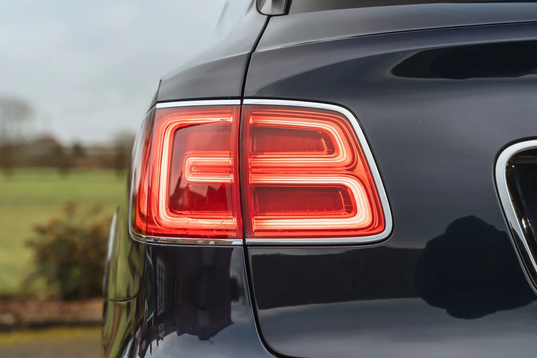 2016 Bentley Bentayga - Image 31 of 31