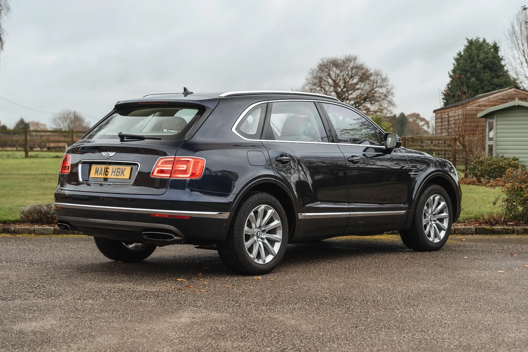 2016 Bentley Bentayga - Image 8 of 31