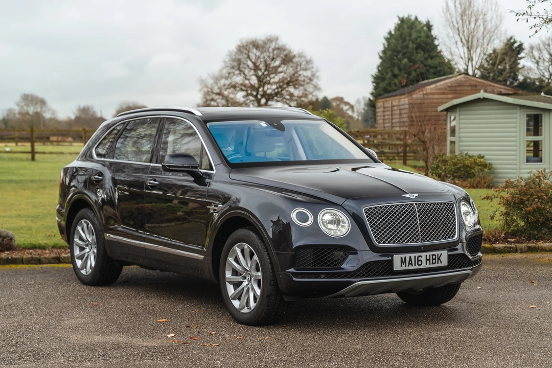 2016 Bentley Bentayga - Image 2 of 31