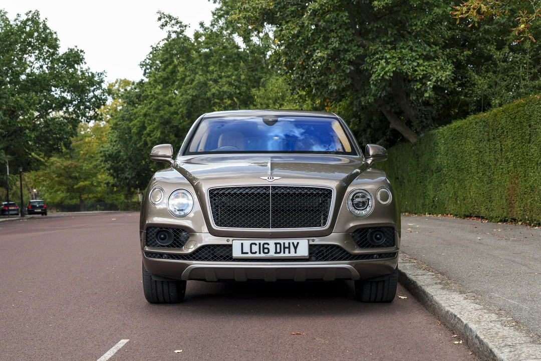 2016 Bentley Bentayga - Image 2 of 31