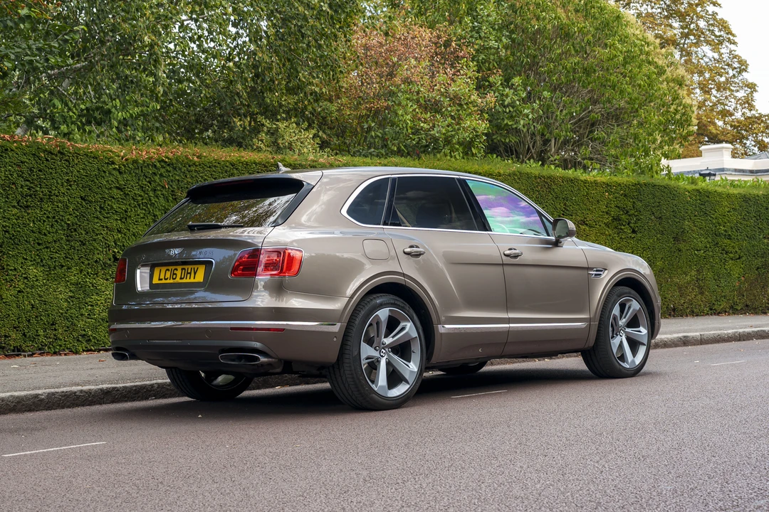 2016 Bentley Bentayga - Image 7 of 31