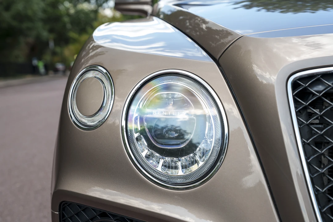 2016 Bentley Bentayga - Image 18 of 31