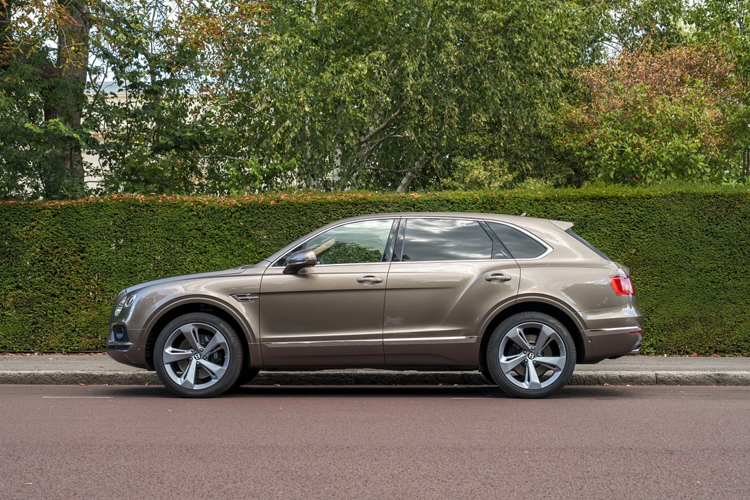 2016 Bentley Bentayga - Image 4 of 31