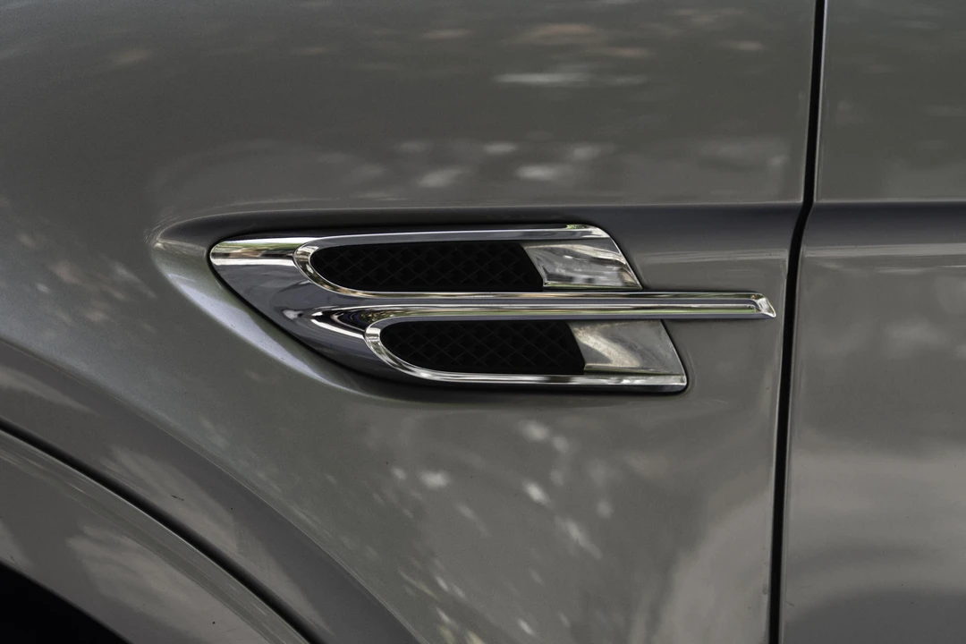 2016 Bentley Bentayga - Image 30 of 31