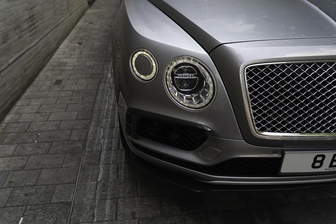 2016 Bentley Bentayga - Image 24 of 31