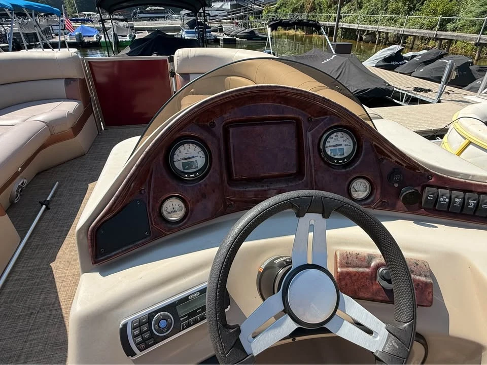 2016 Bentley - Image 14 of 16
