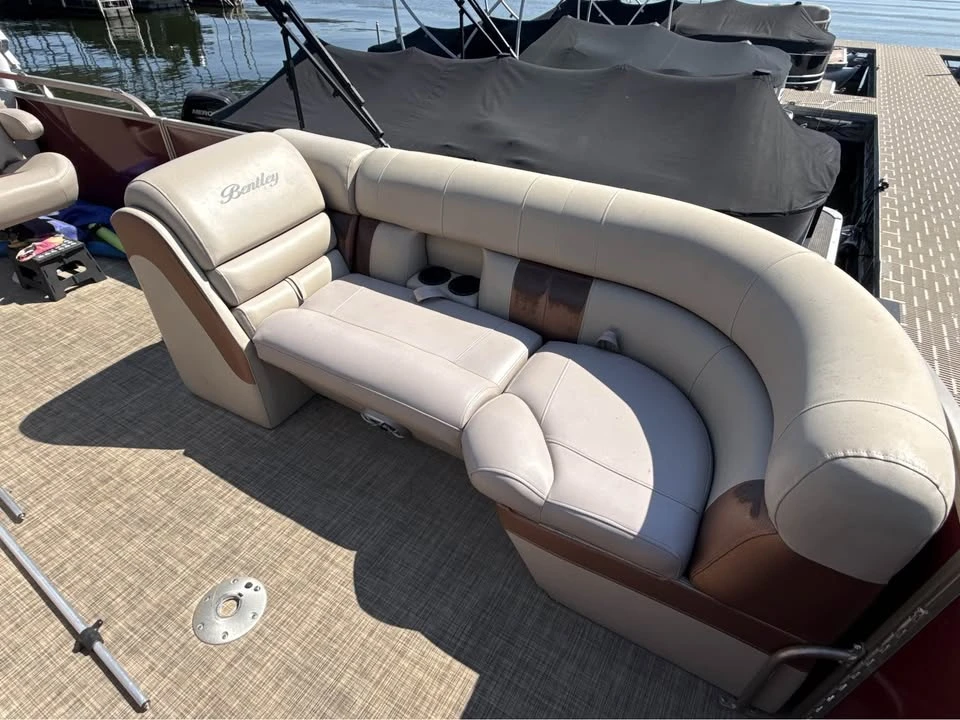 2016 Bentley - Image 8 of 16