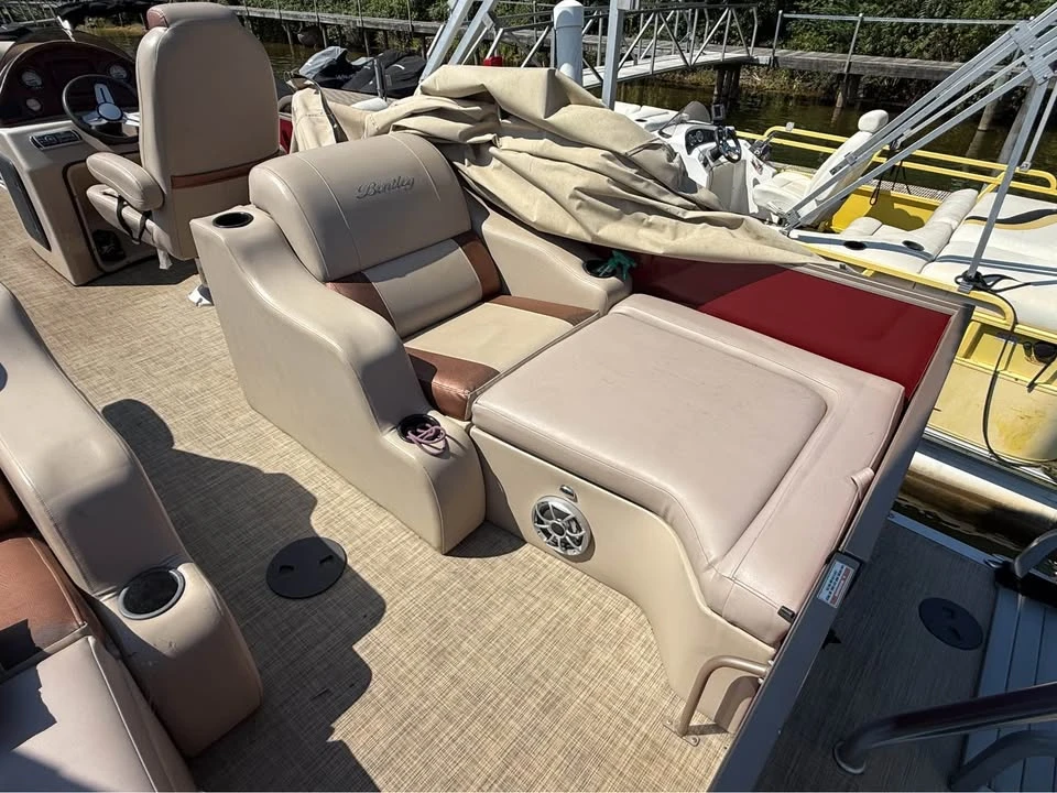2016 Bentley - Image 12 of 16