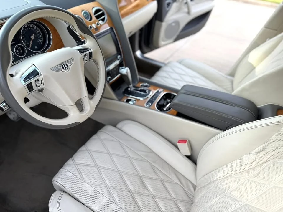 2016 Bentley - Image 10 of 16