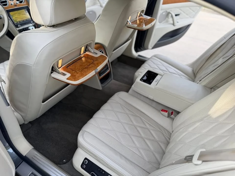 2016 Bentley - Image 12 of 16