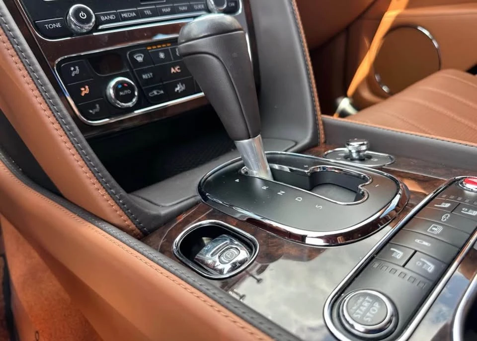 2016 Bentley Continental Flying Spur - Image 9 of 12