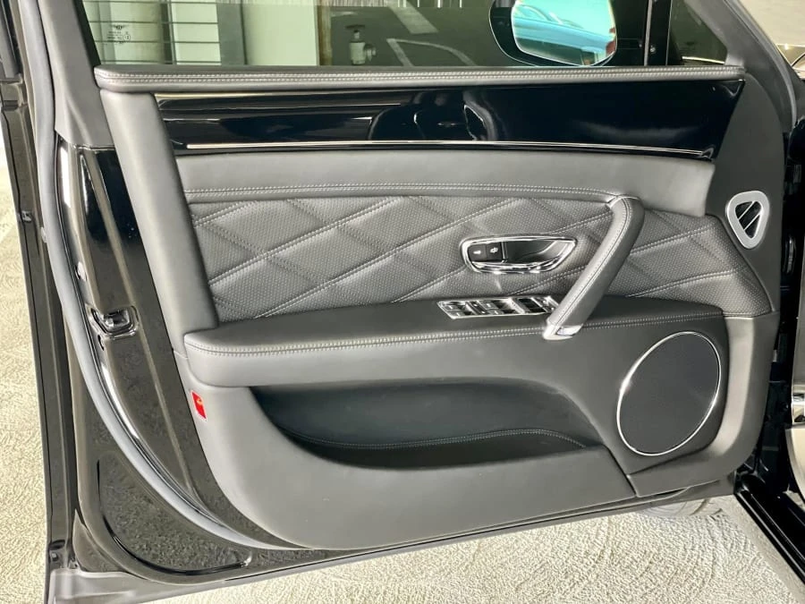 2016 Bentley Continental - Image 29 of 31