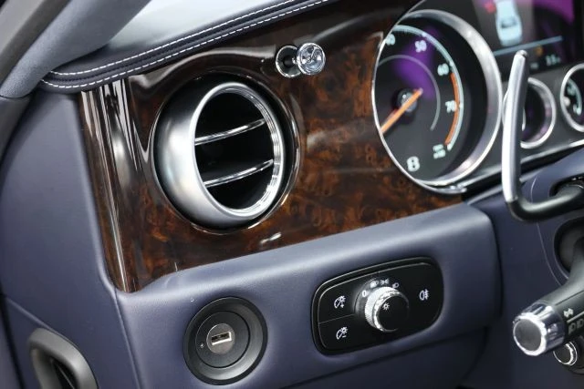 2016 Bentley Continental - Image 24 of 31