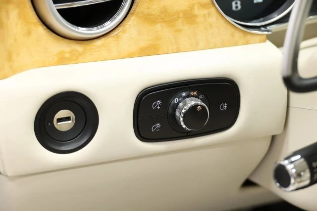 2016 Bentley Continental Flying Spur - Image 25 of 31