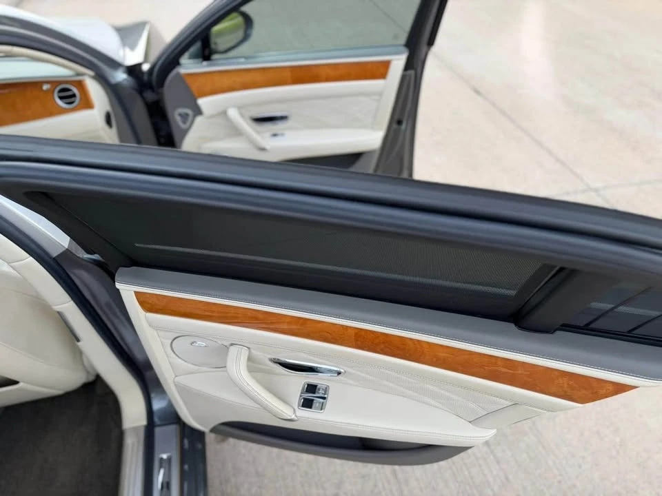 2016 Bentley - Image 16 of 18
